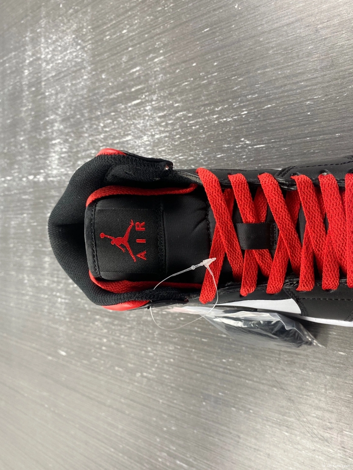 Black Air DQ8426-106 Mid Red 'Gym Toe' Jordan 1 0920